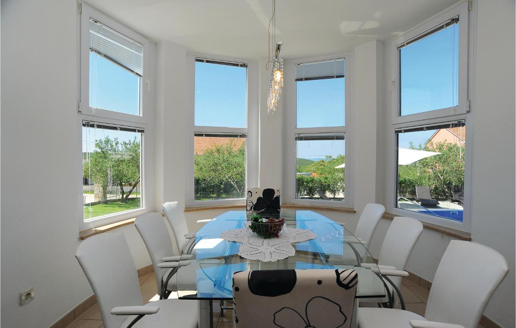 5 Bedroom Amazing Home In Debeljak Dış mekan fotoğraf