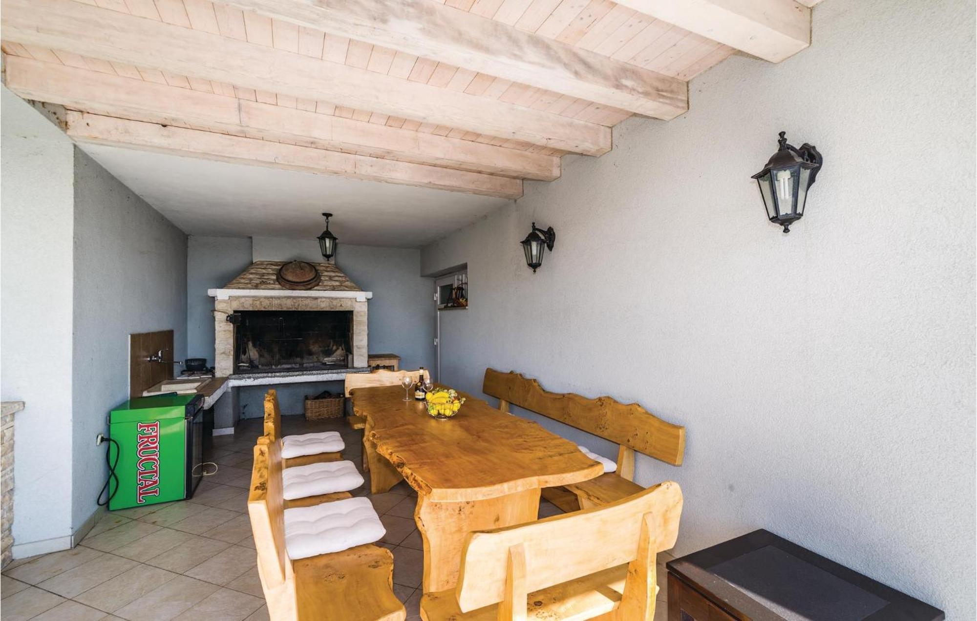 5 Bedroom Amazing Home In Debeljak Dış mekan fotoğraf