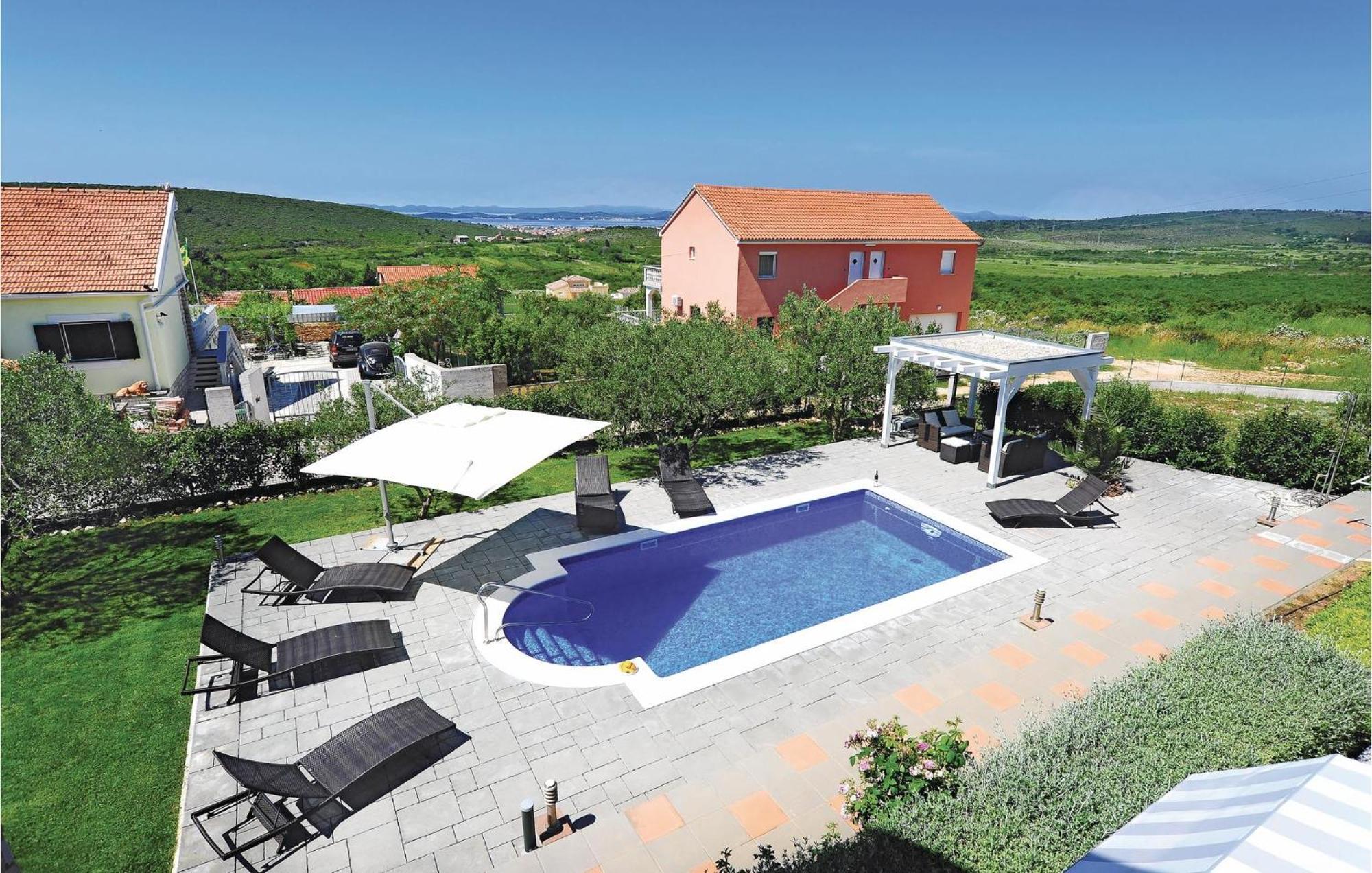 5 Bedroom Amazing Home In Debeljak Dış mekan fotoğraf