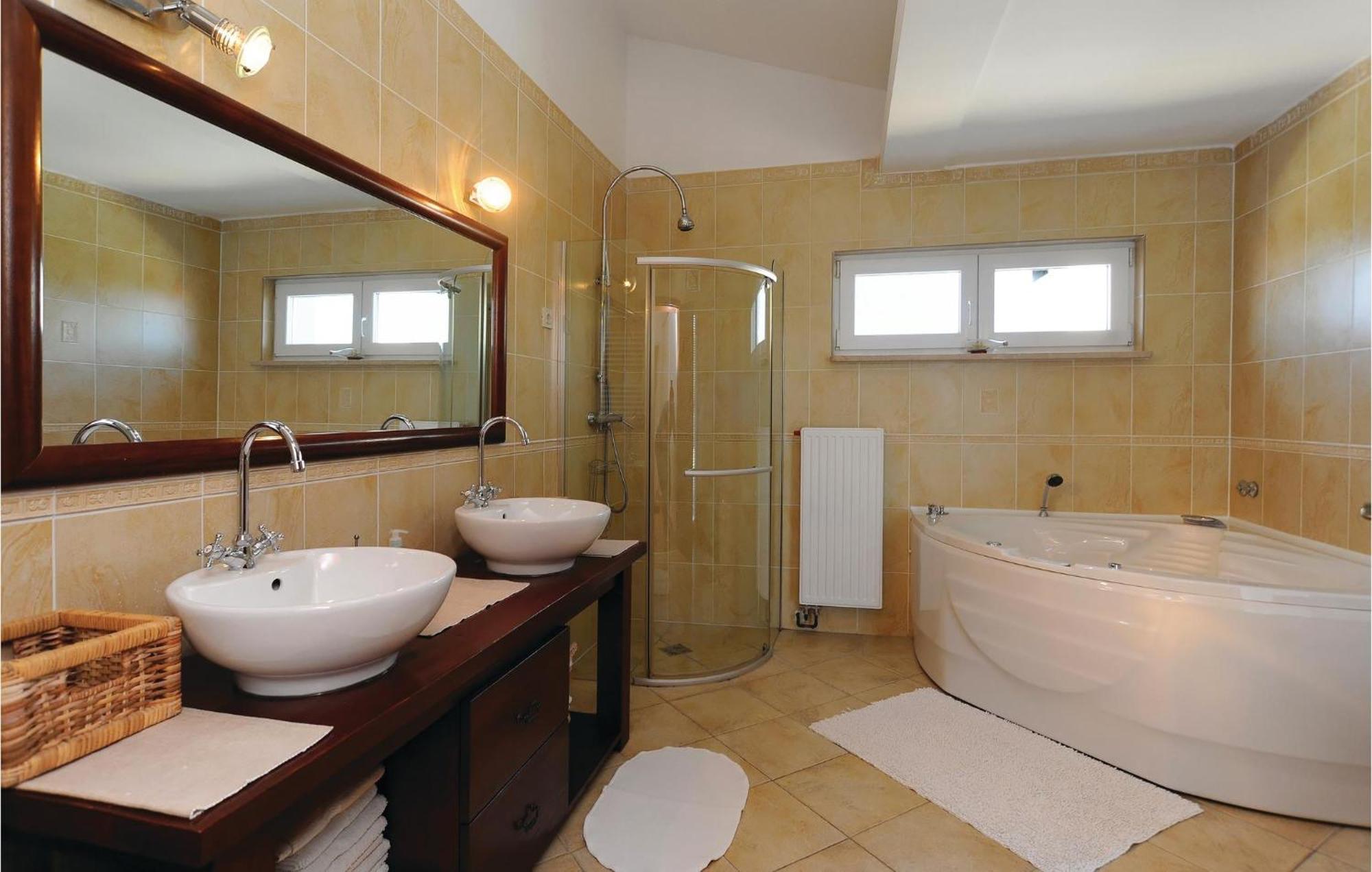 5 Bedroom Amazing Home In Debeljak Dış mekan fotoğraf
